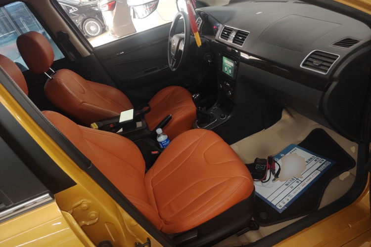 东风风光 风光370 2016款 1.5L 手动豪华型SFG15-05 7座局部细节41