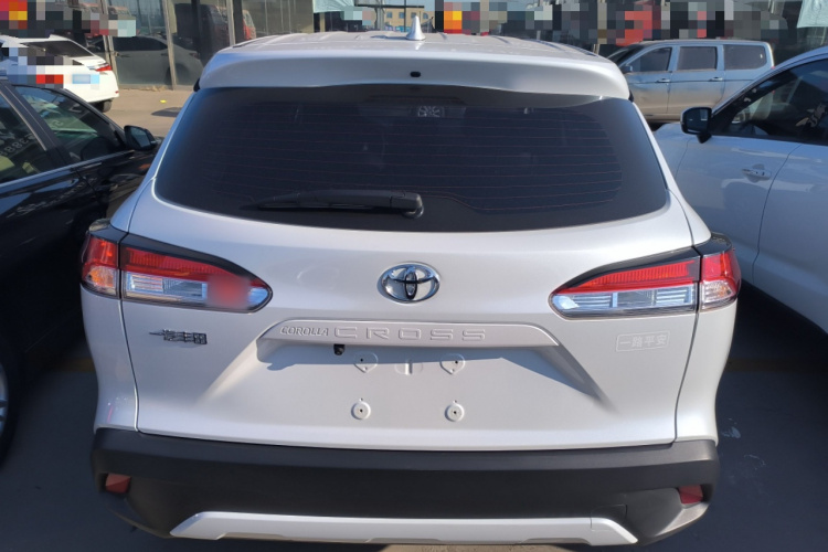 丰田 卡罗拉锐放 2023款 2.0L 精英版车身外观6004