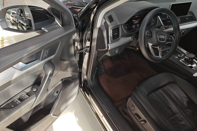 奥迪Q5L 2020款 改款 40 TFSI 荣享时尚型中控内饰7003
