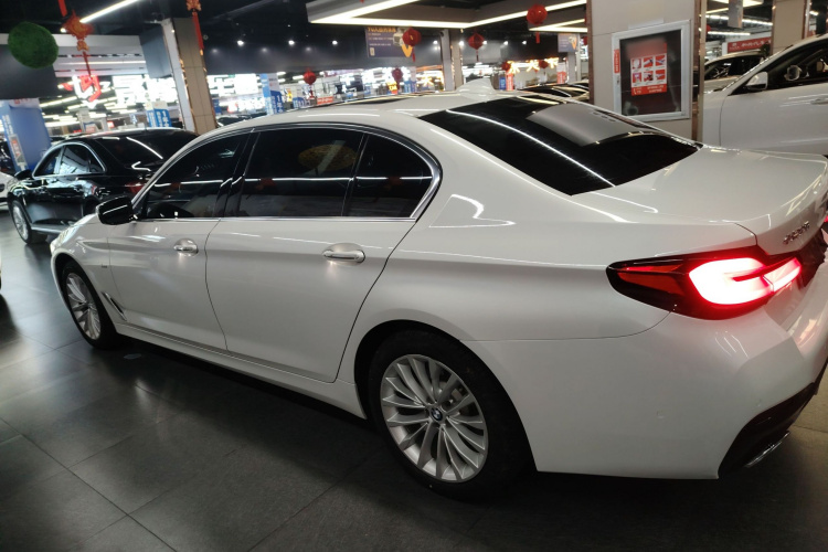 宝马5系 2018款 530Li 领先型 豪华套装车身外观6003