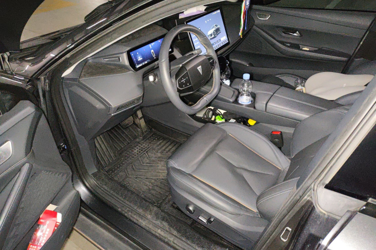 深蓝汽车 深蓝SL03 2022款 1.5L 1200增程版中控内饰20