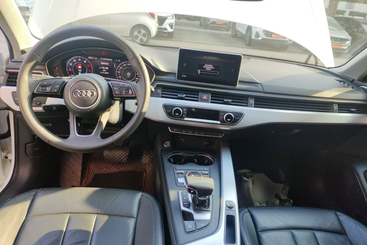 奥迪A4L 2019款 40 TFSI 时尚型 国VI中控内饰12