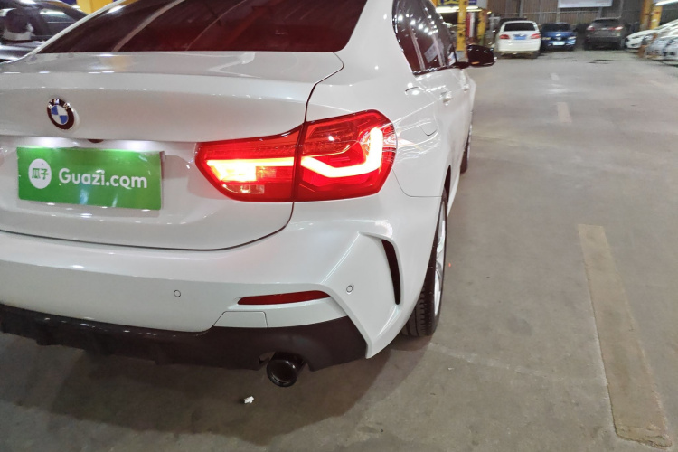 宝马1系 2021款 改款 120i M运动曜夜版车身外观6006