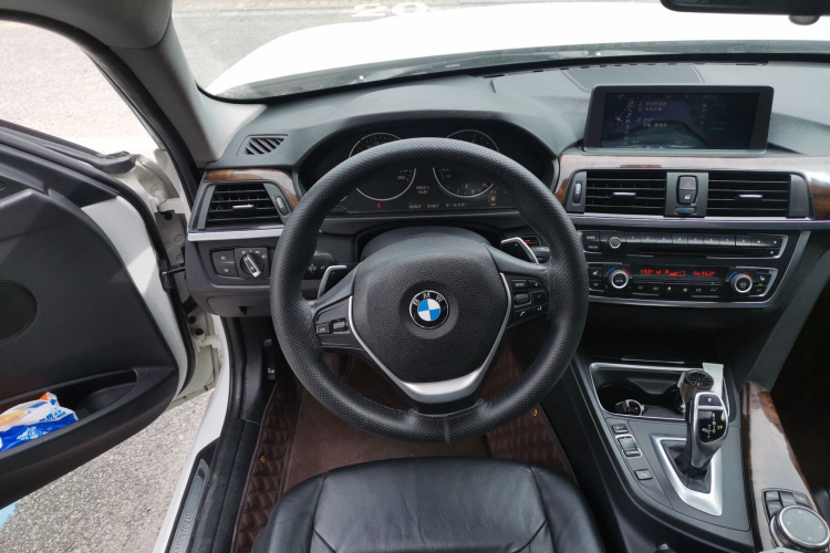 宝马3系 2013款 改款 320Li 豪华设计套装局部细节13