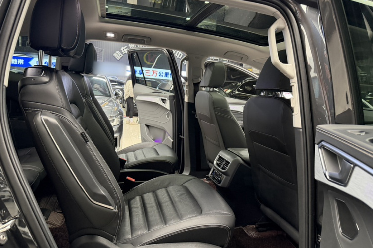 大众 揽境 2023款 改款 380TSI 四驱豪华佳境版Pro 6座中控内饰7009