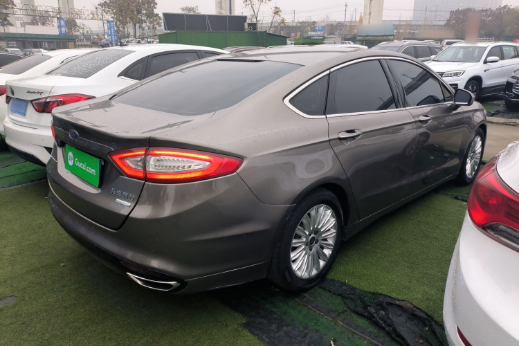 福特 蒙迪欧 2013款 2.0L GTDi200豪华型车身外观7