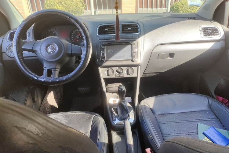 大众 Polo 2011款 1.6L 自动致尚版中控内饰7002