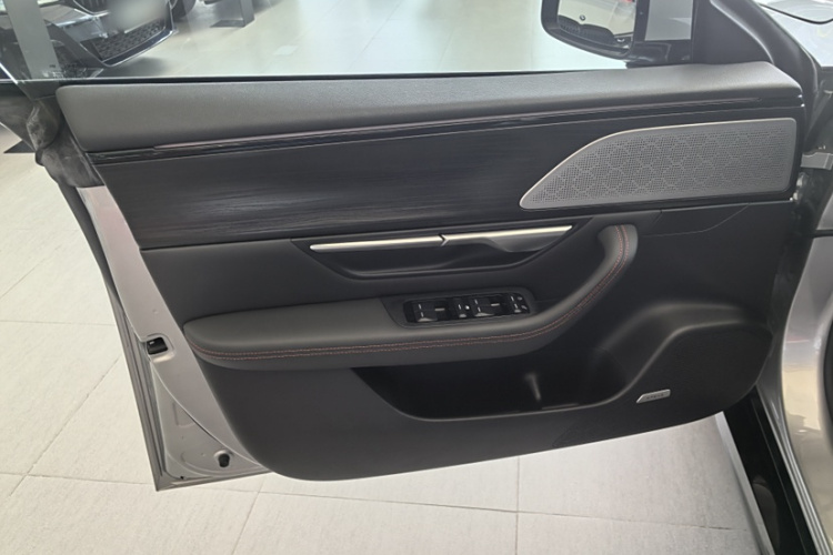 小鹏P7 2020款 586N中控内饰7007