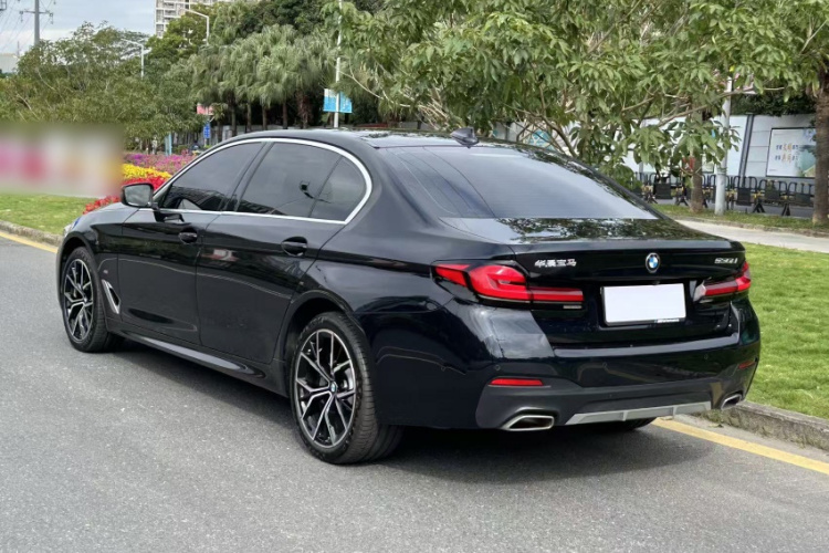 宝马5系 2023款 530Li 尊享型 M运动套装车身外观6004
