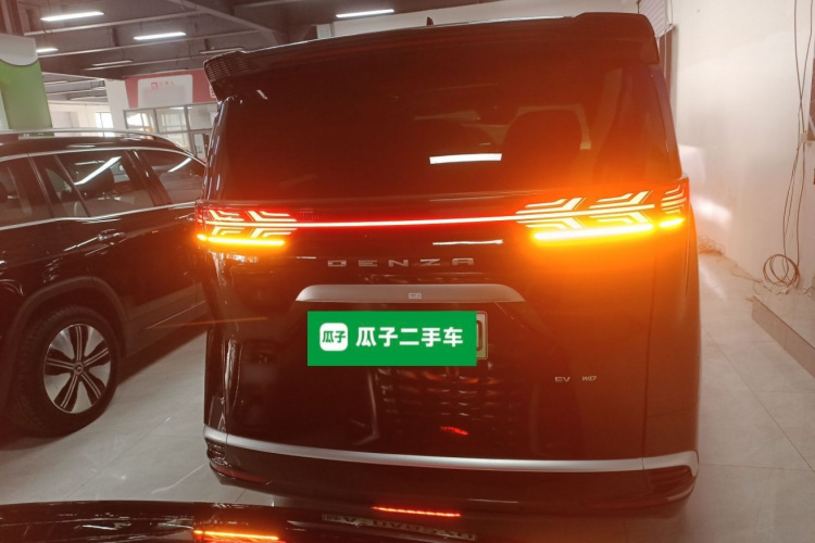 腾势D9 2022款 EV 600 四驱旗舰型车身外观6