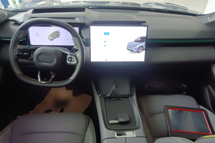 领克08 EM-P 2025款 245km 超长续航Halo中控内饰12