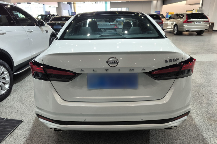 日产 天籁 2022款 2.0L XL-TLS 悦享版车身外观6