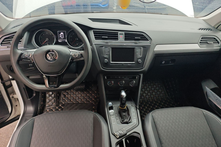 大众 途观L 2017款 330TSI 自动两驱风尚版中控内饰12