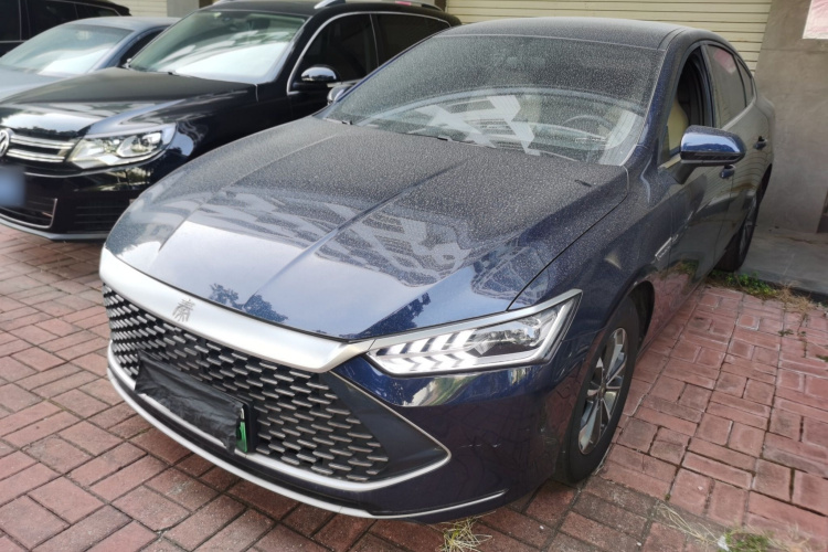 比亚迪 秦PLUS 2023款 冠军版 DM-i 55KM领先型车身外观1