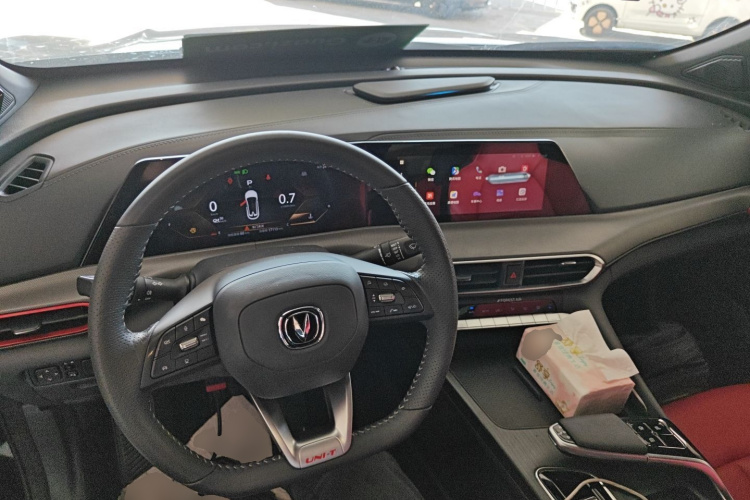 长安UNI-T 2020款 1.5T 尊贵型中控内饰12