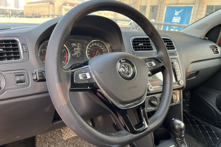 大众 Polo 2016款 1.6L 自动舒适型中控内饰7001