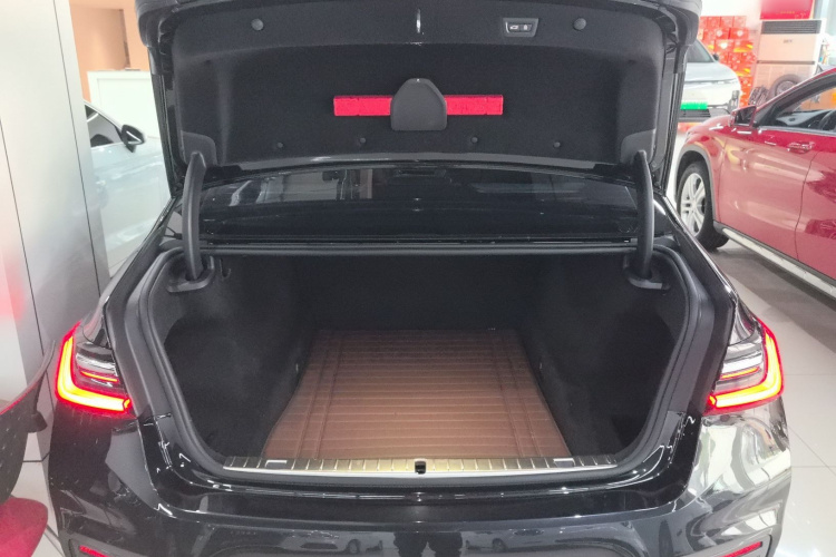 宝马7系 2019款 改款 730Li M运动套装局部细节23