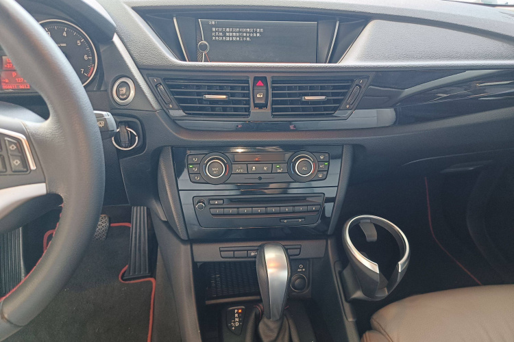 宝马X1 2013款 sDrive18i 运动设计套装局部细节16