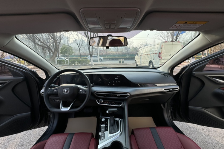 长安 逸动 2021款 PLUS 蓝鲸NE 1.4T GDI DCT尊贵型中控内饰7003