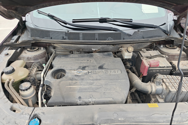 海马S5 2016款 1.5T CVT创享版机舱底盘24