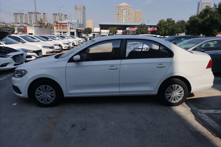 大众 桑塔纳 2021款 1.5L 自动风尚版车身外观4