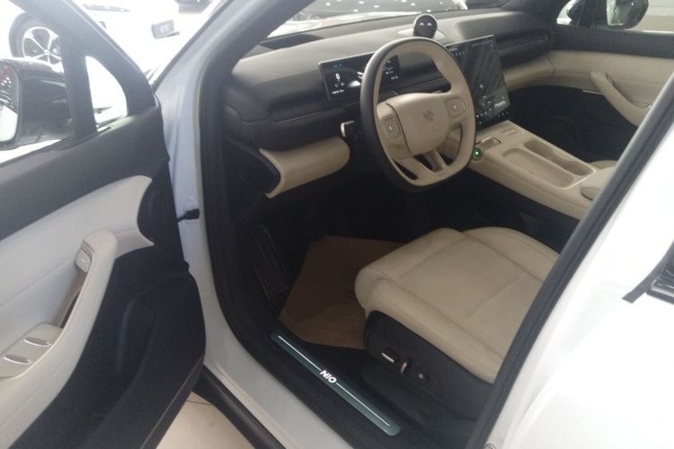 蔚来ES6 2023款 75kWh中控内饰7003