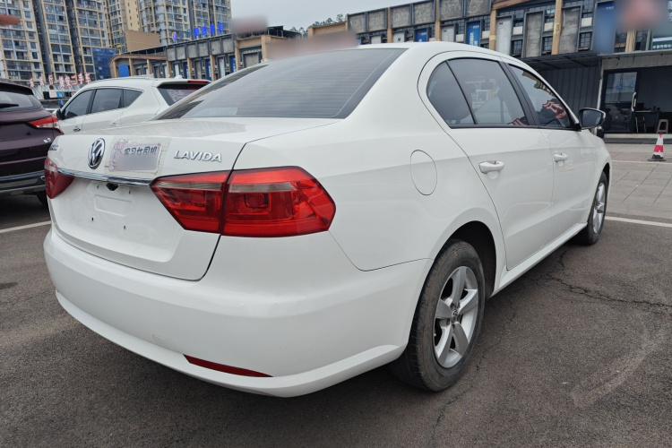 大众 朗逸 2013款 改款经典 1.6L 自动风尚版车身外观7