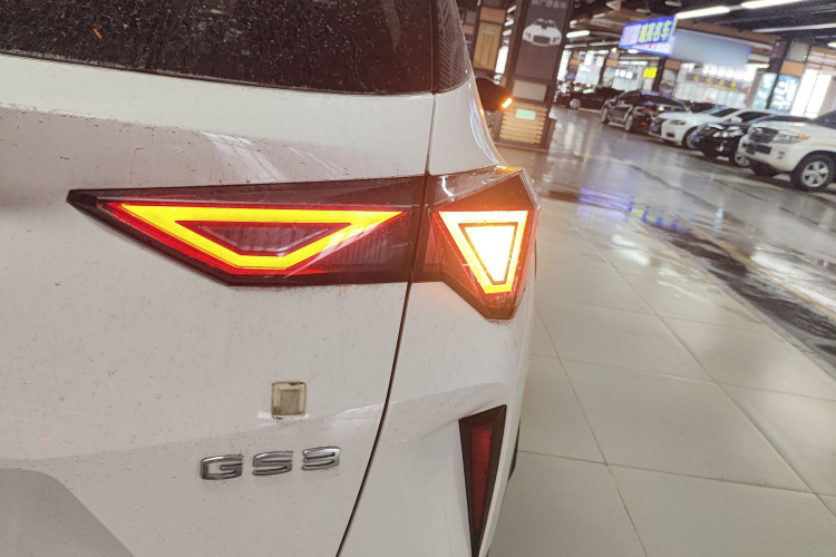 广汽传祺 传祺GS3 2023款 影速 270T 劲享版车身外观9