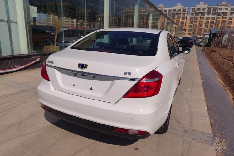 吉利汽车 帝豪 2017款 三厢百万款 1.5L 手动向上版车身外观6005