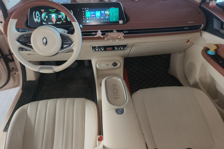 欧拉好猫 2023款 401km标准续航 豪华型 磷酸铁锂中控内饰12