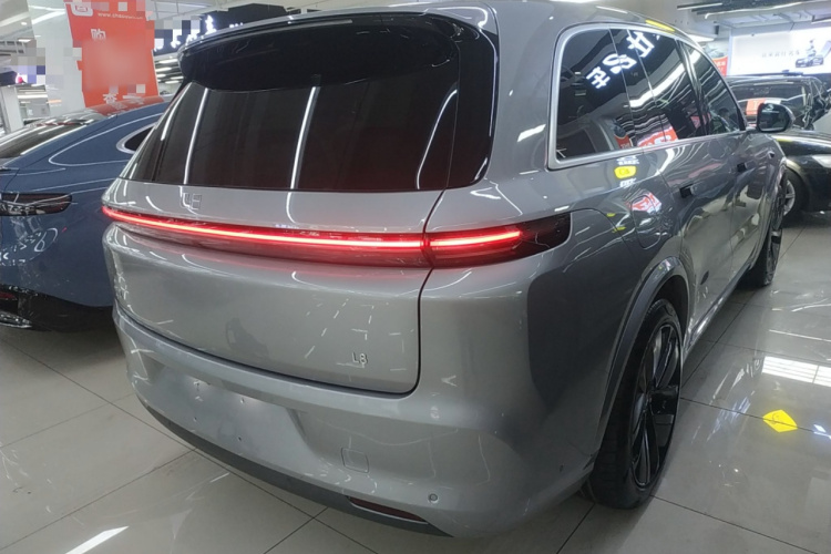 理想汽车 理想L8 2023款 Max车身外观7