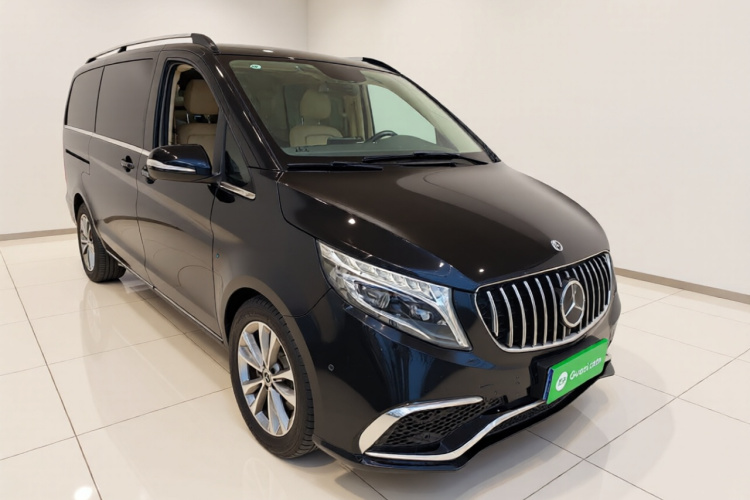 奔驰V级 2020款 V 260 尊贵版车身外观3