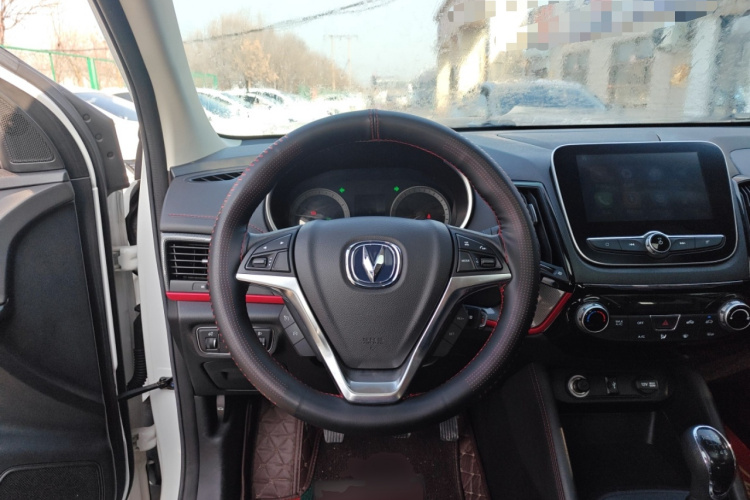 长安CS55 2017款 1.5T 手动炫色型中控内饰13