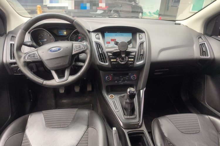 福特 福克斯 2017款 三厢 1.6L 手动风尚型智行版中控内饰12