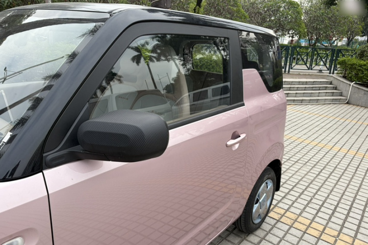 吉利银河 2023款 熊猫mini 200km 耐力熊车身外观6011