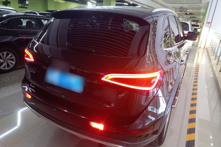 奥迪Q5 2017款 Plus 40 TFSI 技术型车身外观7