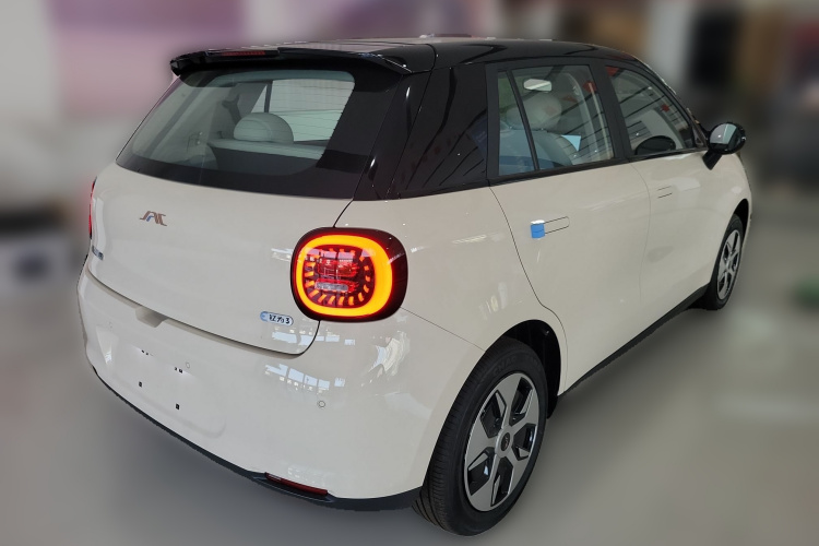 江淮钇为 钇为3 2024款 挚爱版 330km Air车身外观7