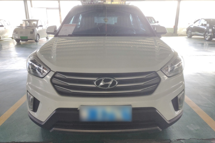 北京现代ix25 2015款 2.0L 自动两驱智能型GLS车身外观2