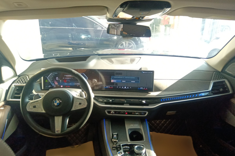 宝马X5 2023款 xDrive 30Li 尊享型M运动套装中控内饰12