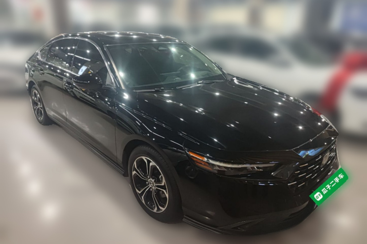 本田 雅阁 2023款 260TURBO 智享版车身外观3