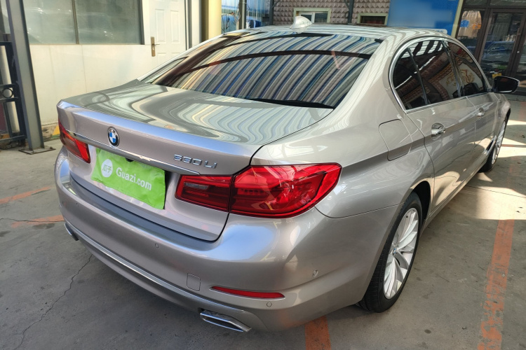 宝马5系 2018款 改款 530Li 领先型 豪华套装车身外观7