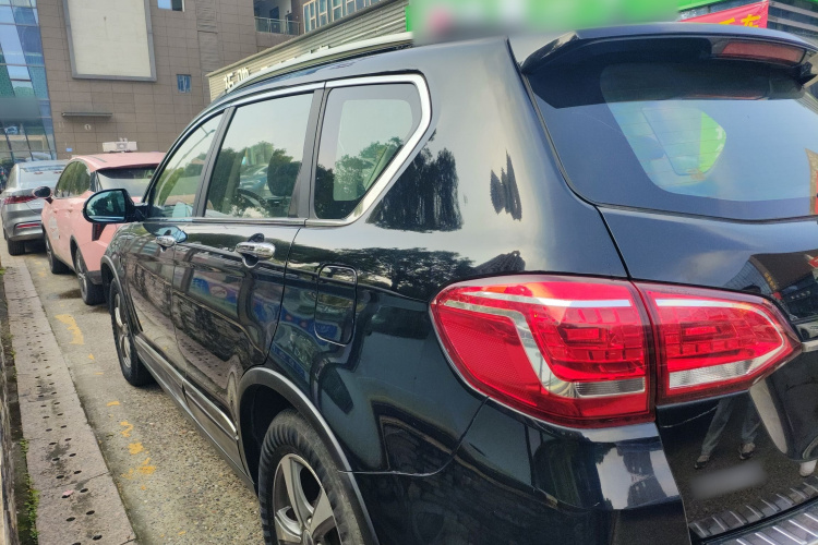 哈弗H6 2014款 运动版 1.5T 手动两驱精英型车身外观4