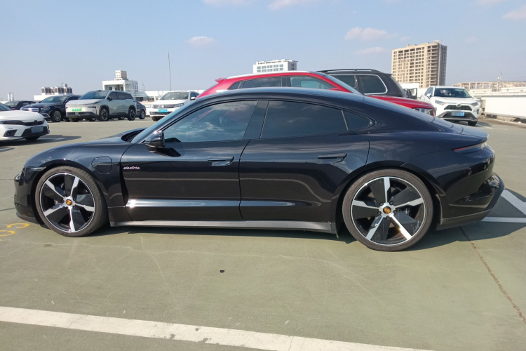 保时捷 2022款 改款 Taycan车身外观4