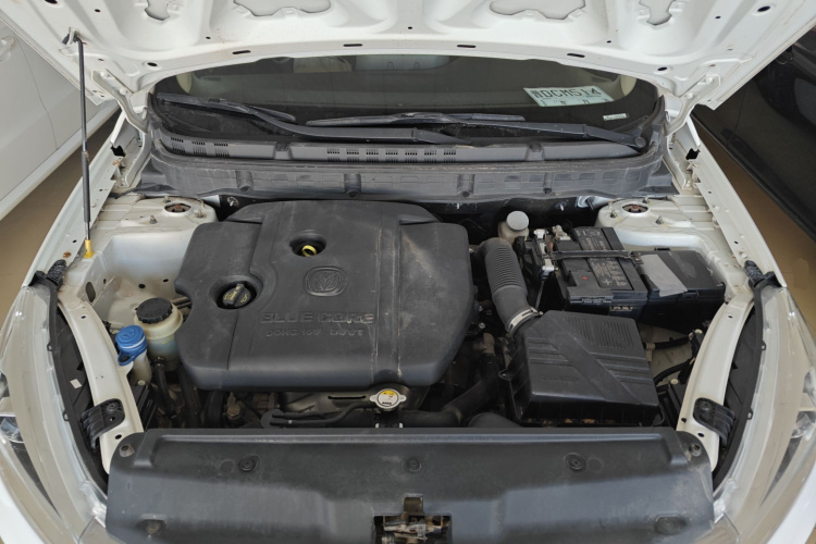 长安 逸动DT 2019款 1.6L 手动优享型 国VI机舱底盘24