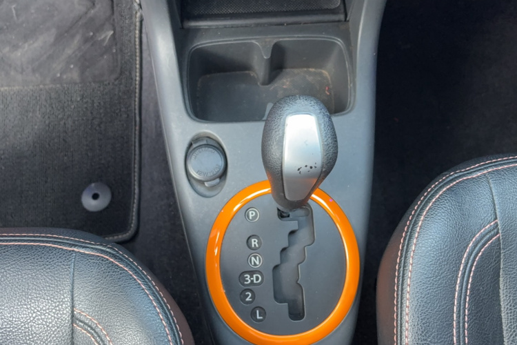 铃木 雨燕 2016款 1.5L 自动时尚型酷玩版局部细节18