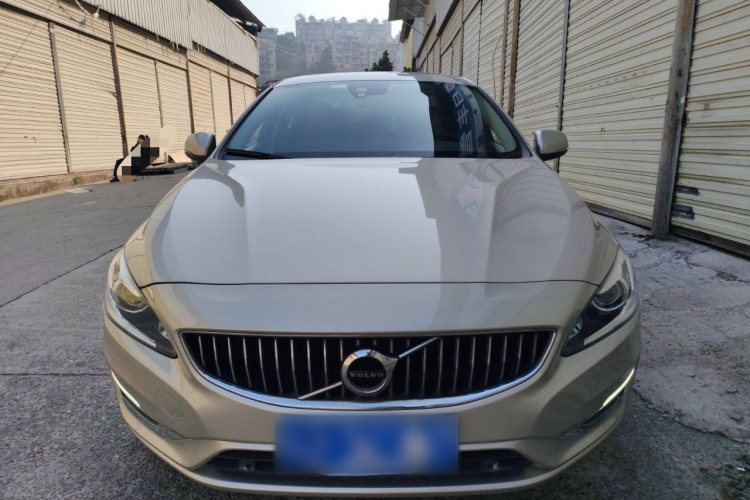 沃尔沃S60 2019款 S60L 改款 T5 智进进阶版车身外观2