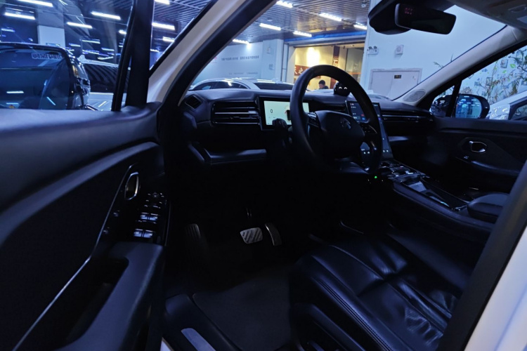 蔚来ES8 2018款 创始版中控内饰20