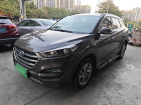 现代 途胜 2015款 1.6T 双离合两驱智能型