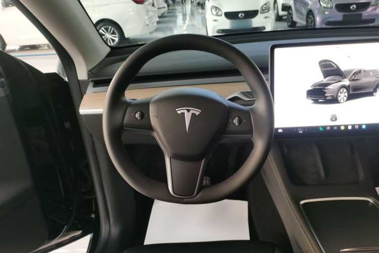 特斯拉 Model Y 2022款 改款 后轮驱动版中控内饰13