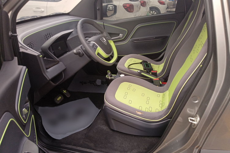 宝骏E100 2019款 250KM 智行版中控内饰19